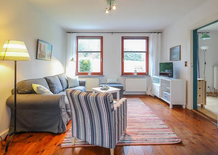 Seeschwalbe Mit Grossem Garten